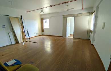 Imagem: A sala comercial possui 1 Banheiro, 37m² de Área Privada e