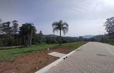 Imagem: O terreno possui 378m² de Área e está localizado em Centro