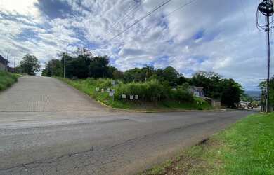 Imagem: O terreno possui 1.144m² de Área e está localizado em Vista