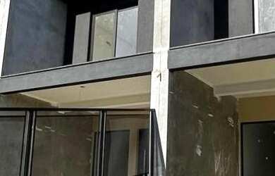 Imagem: A casa possui 3 Dormitórios, 1 Suíte, 2 Banheiros, 2 Vagas