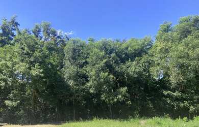 Imagem: O terreno possui 400m² de Área e está localizado em Pousada