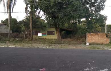 Imagem: A casa possui 1 Banheiro, 1 Vaga na garagem, 1.060m² de Área