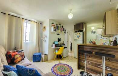 Imagem: O apartamento possui 2 Dormitórios, 1 Banheiro, 1 Vaga na garagem