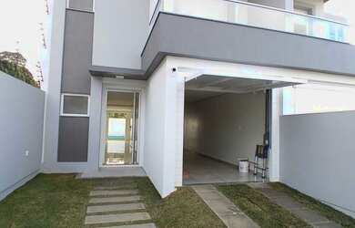 Imagem: A casa possui 3 Dormitórios, 3 Suítes, 4 Banheiros, 174m²