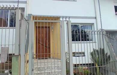 Imagem: A casa possui 2 Dormitórios, 2 Banheiros, 1 Vaga na garagem