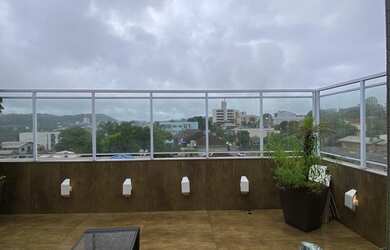 Imagem: A casa possui 3 Dormitórios, 1 Suíte, 2 Banheiros, 2 Vagas