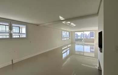 Imagem: O apartamento possui 3 Dormitórios, 3 Suítes, 4 Banheiros