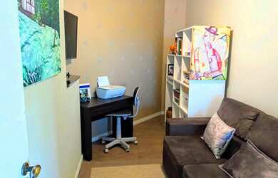 Imagem: A casa possui 2 Dormitórios, 2 Suítes, 3 Banheiros, 4 Vagas