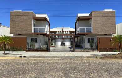 Imagem: A casa possui 2 Dormitórios, 2 Banheiros, 1 Vaga na garagem
