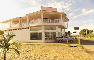 Imagem: A sala comercial possui 2 Dormitórios, 1 Suíte, 4 Banheiros