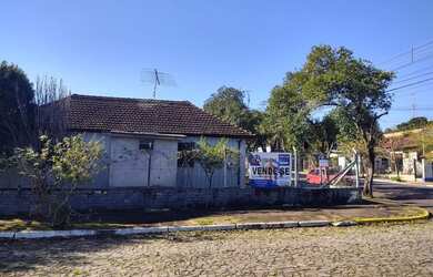 Imagem: A casa possui 3 Dormitórios, 1 Suíte, 2 Banheiros, 1 Vaga