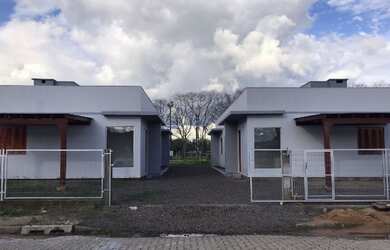 Imagem: A casa possui 1 Dormitório, 1 Suíte, 2 Banheiros, 1 Vaga na