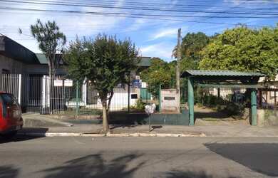 Imagem: A casa possui 3 Dormitórios, 2 Banheiros e 1 Vaga na garagem