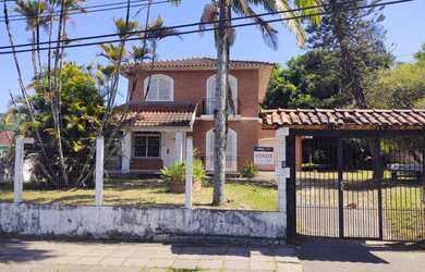 Imagem: A casa para alugar possui 3 Dormitórios, 2 Banheiros, 2 Vagas