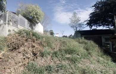 Imagem: O terreno possui 308m² de Área e está localizado em Guarujá