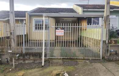 Imagem: A casa possui 2 Dormitórios, 1 Banheiro, 1 Vaga na garagem