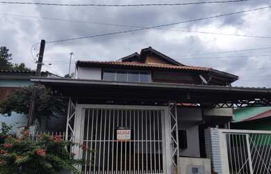 Imagem: A casa possui 2 Dormitórios, 1 Banheiro, 1 Vaga na garagem