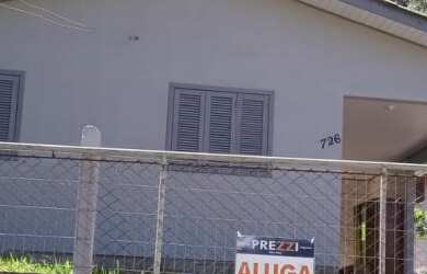 Imagem: A casa possui 2 Dormitórios, 1 Banheiro, 1 Vaga na garagem