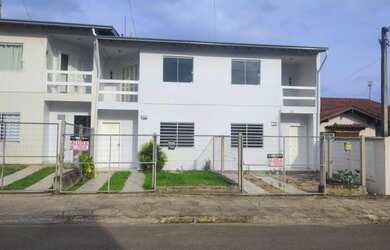 Imagem: A casa possui 2 Dormitórios, 1 Banheiro, 1 Vaga na garagem