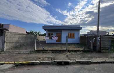 Imagem: A casa possui 2 Dormitórios, 1 Banheiro e 302m² de Área Privada