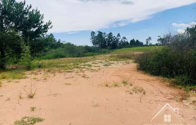 Imagem: O terreno possui 300m² de Área e está localizado em Amaral