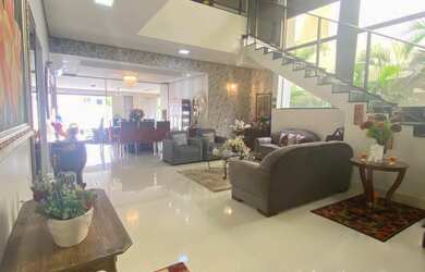 Imagem: A casa em condomínio possui 5 Dormitórios, 4 Suítes, 6 Banheiros