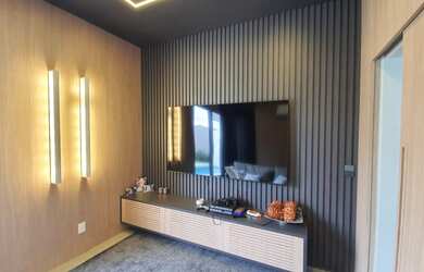 Imagem: A casa em condomínio possui 3 Dormitórios, 3 Suítes, 4 Banheiros