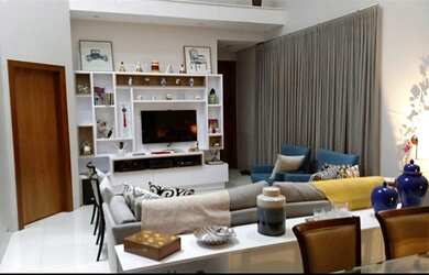 Imagem: A casa em condomínio possui 4 Dormitórios, 4 Suítes, 5 Banheiros