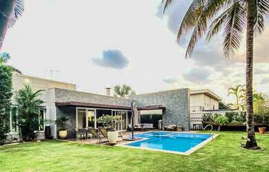 Imagem 5: Condomínio Alphaville, 4 dormitórios, 4 suíte, 5 banheiro, 4 vagas...