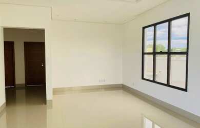 Imagem: A casa em condomínio possui 4 Dormitórios, 4 Suítes, 5 Banheiros