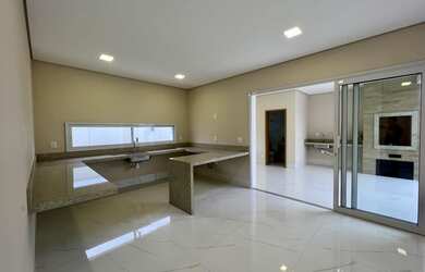 Imagem 3: Condomínio Belvedere II. Piscina, Churrasqueira, Guarda roupae300m²...