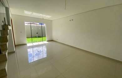 Imagem: A casa em condomínio possui 3 Dormitórios, 3 Suítes, 4 Banheiros