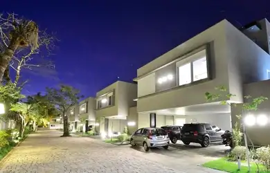 Imagem: A casa em condomínio possui 3 Dormitórios, 3 Suítes, 3 Vagas