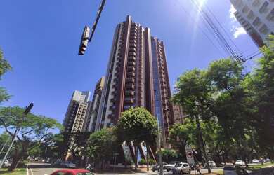 Imagem: O apartamento possui 4 Dormitórios, 2 Suítes, 5 Banheiros
