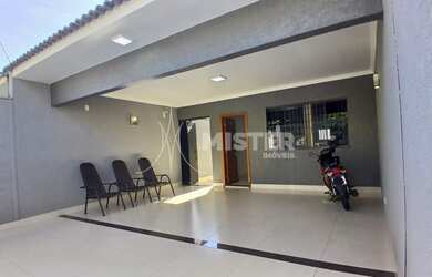 Imagem: A casa possui 3 Dormitórios, 1 Suíte, 3 Banheiros, 2 Vagas