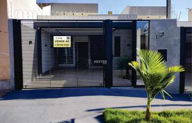 Imagem: A casa possui 3 Dormitórios, 1 Suíte, 2 Banheiros, 2 Vagas