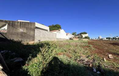 Imagem: O terreno possui 398m² de Área e está localizado em Jardim