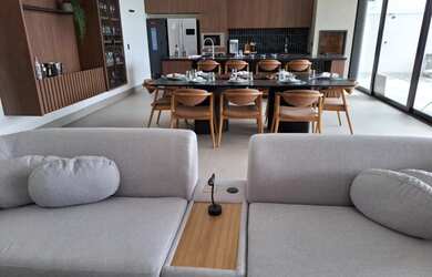 Imagem 11: Casa de Alto Padrão com Piscina Infinita no Condomínio Mirante do Rio...