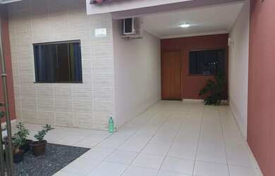 Imagem: A casa possui 3 Dormitórios, 1 Suíte, 3 Banheiros, 1 Vaga