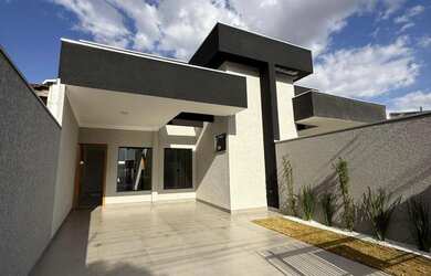 Imagem: A casa possui 3 Dormitórios, 1 Suíte, 2 Banheiros, 3 Vagas