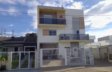 Imagem: A casa possui 2 Dormitórios, 1 Banheiro, 2 Vagas na garagem