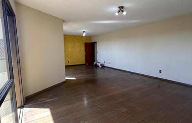 Imagem: O apartamento possui 4 Dormitórios, 1 Suíte, 4 Banheiros