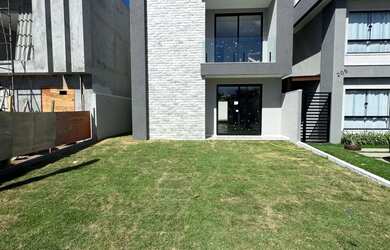 Imagem: A casa possui 4 Dormitórios, 3 Suítes, 4 Banheiros, 2 Vagas