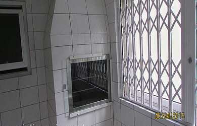 Imagem: O apartamento possui 2 Dormitórios, 1 Suíte, 1 Banheiro, 1