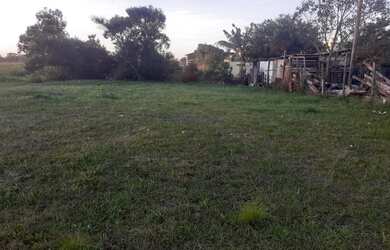 Imagem: O terreno possui 450m² de Área, Churrasqueira e Área de serviço