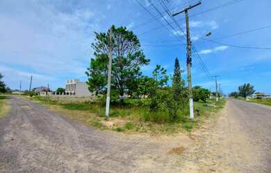 Imagem: O terreno possui 360m² de Área e está localizado em Curumim