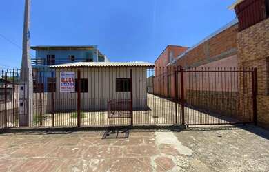 Imagem: A casa possui 2 Dormitórios, 1 Banheiro, 1 Vaga na garagem