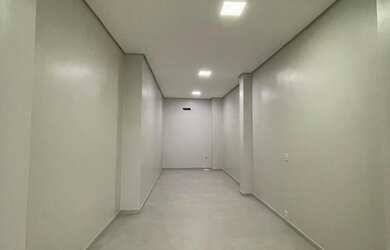 Imagem: A sala comercial possui 3 Banheiros, 180m² de Área Privada