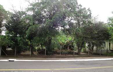 Imagem: O terreno possui 980m² de Área, Imóvel novo e está localizado