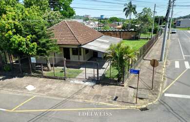 Imagem: O terreno possui 555m² de Área e está localizado em Bom